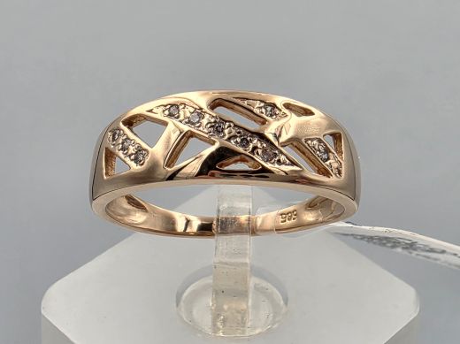 Gold ring with zircon, 2.77 g, size 18