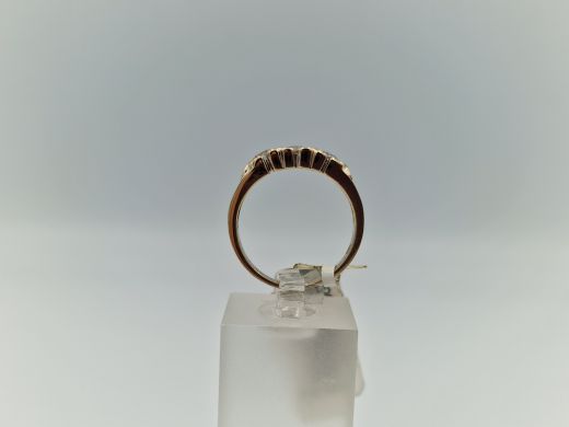 Золотое кольцо с бриллиантом, 4.03 г, разм. 17.5