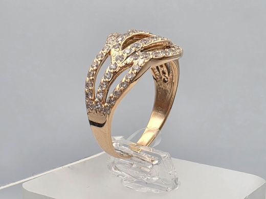 Gold ring with zircon