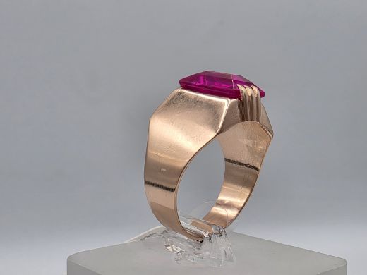 Золотое кольцо с кораллом, 5.42 г, разм. 18