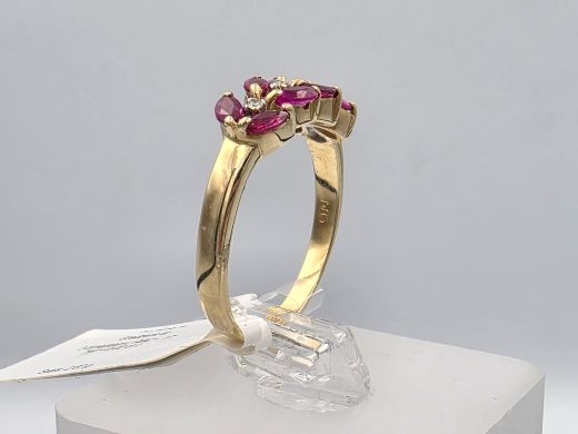 Gold ring with ruby, 2.67 g, size 17.5
