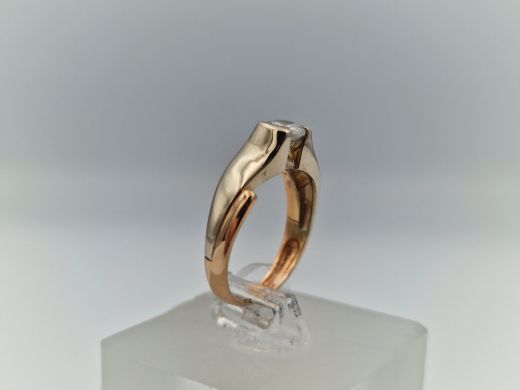 Zelta gredzens ar cirkoniju, 3.24 g, izm. 17