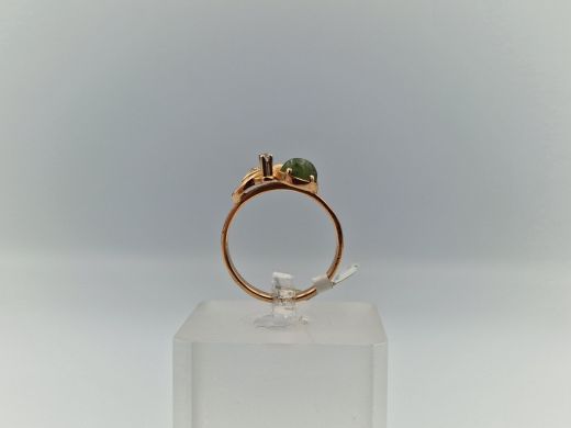 Zelta gredzens ar nefrītu, 3.12 g, izm. 17.2