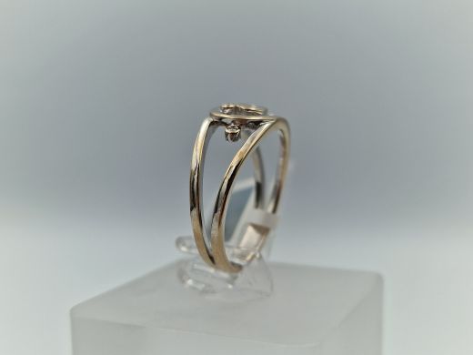 Zelta gredzens ar briljantu, 3.17 g, izm. 17