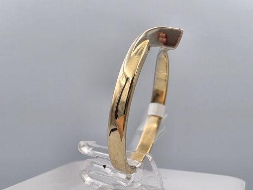 Gold ring with diamond, 1.79 g, size 17