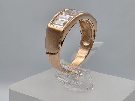 Gold ring with zircon, 3.44 g, size 16