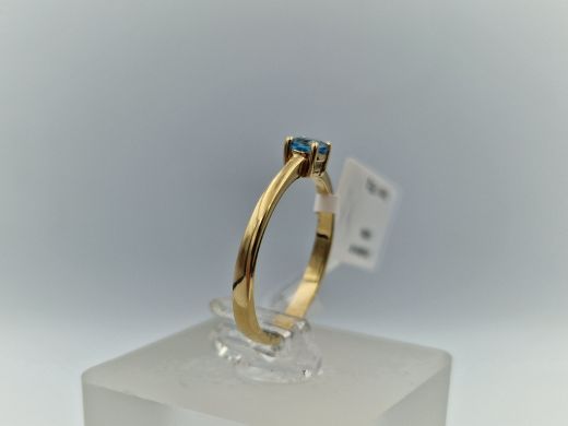 Zelta gredzens ar topāzu, 1.65 g, izm. 17