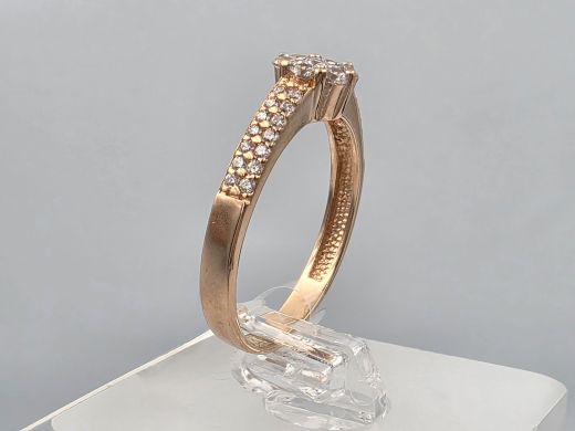 Gold ring with zircon, 2.17 g, size 18