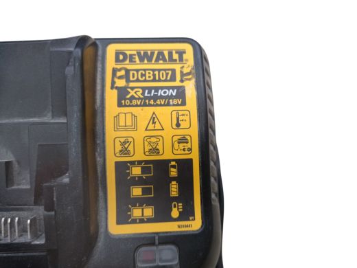 DeWalt Dcb107