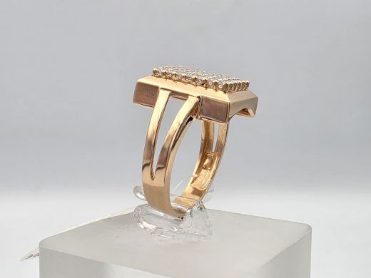 Золотое кольцо с цирконом, 4.3 г, разм. 17