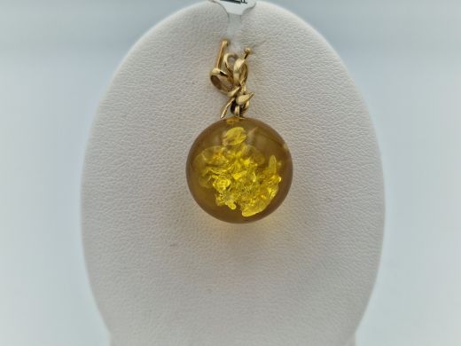 Золотой кулон с янтарьом, 3.52 г