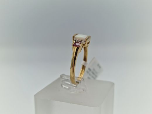 Zelta gredzens ar briljantu un topāzu, 2.08 g, izm. 17.5