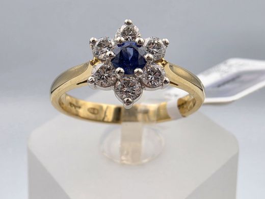 Gold ring with diamond and sapphire, 3.92 g, size 17