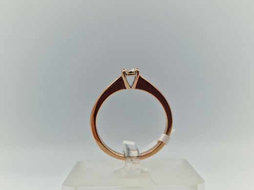 Золотое кольцо с бриллиантом, 2.45 г, разм. 17