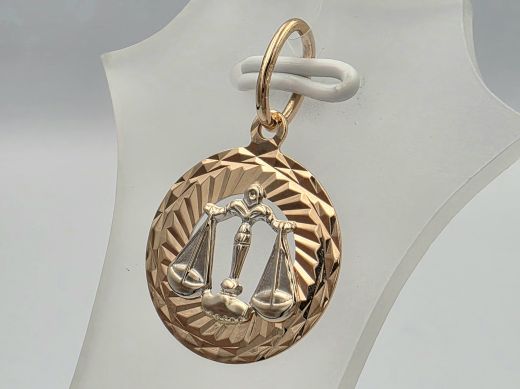 Gold pendant, 1.04 g