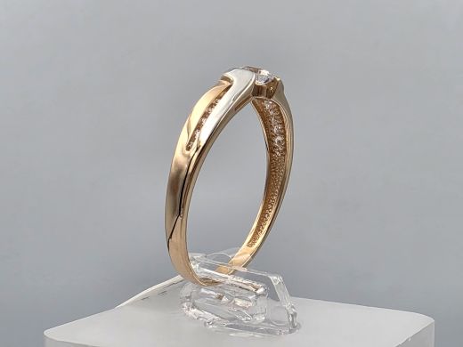 Gold ring with zircon, 1.97 g, size 19