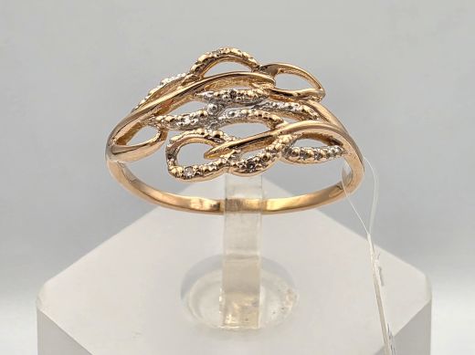 Gold ring with zircon