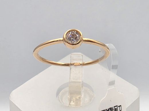 Gold ring with zircon, 0.85 g, size 15.5
