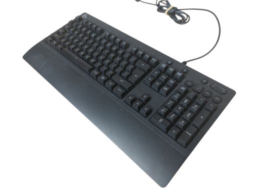 Logitech G213 