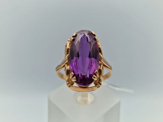 Zelta gredzens ar koraļļi, 8.42 g, izm. 20