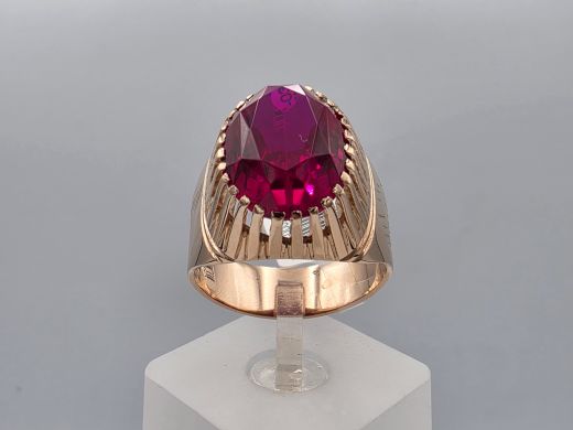 Золотое кольцо с кораллом, 10.55 г, разм. 20