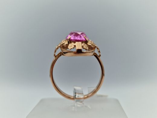 Zelta gredzens ar koraļļi, 3.96 g, izm. 17.5