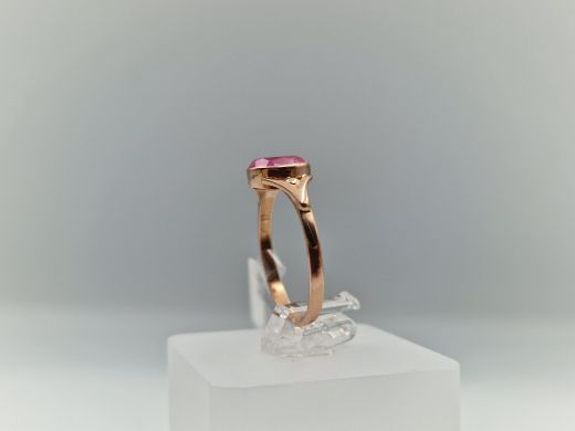 Золотое кольцо с кораллом, 1.92 г, разм. 17