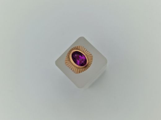 Золотое кольцо с кораллом, 6.45 г, разм. 16.5