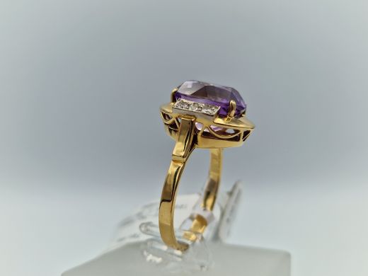 Zelta gredzens ar ametistu, 5.68 g, izm. 18