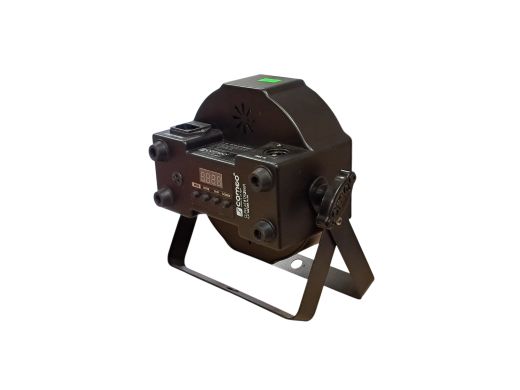 Cameo Flat Par Can Tri 3W