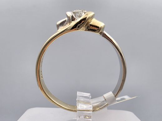 Gold ring with diamond, 3.98 g, size 17.5