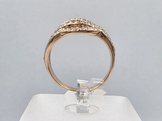 Gold ring with zircon