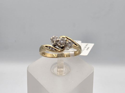 Zelta gredzens ar briljantiem, 2.34 g, izm. 16.5