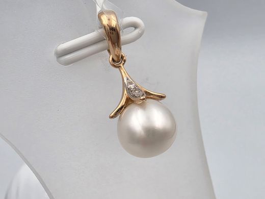 Gold pendant with diamond, 1.13 g