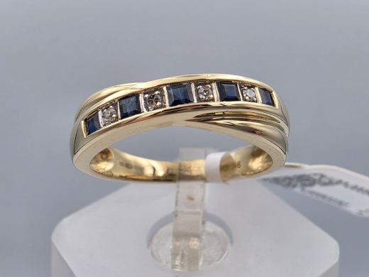 Gold ring with sapphire, 2.90 g, size 17