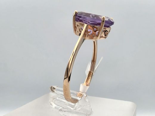 Gold ring with amethyst, 2.07 g, size 17
