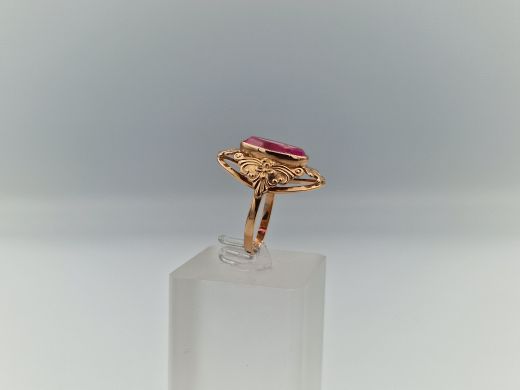 Золотое кольцо с кораллом, 5.38 г, разм. 18