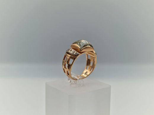 Золотое кольцо с цирконом, 6.3 г, разм. 18