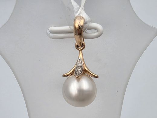 Gold pendant with diamond, 1.13 g