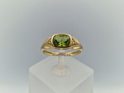 Zelta gredzens ar peridotu un cirkoniju, 2.03 g, izm. 17.5