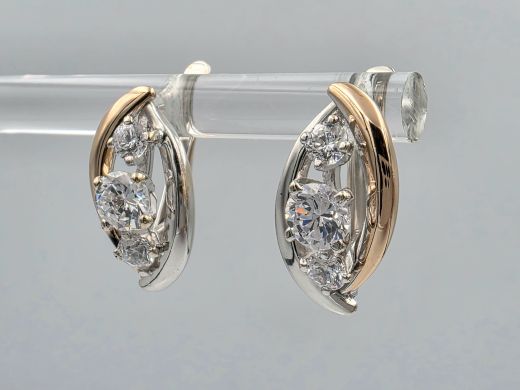 Gold earrings with zircon, 3.76 g