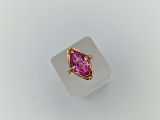 Zelta gredzens ar koraļļi, 4.64 g, izm. 18