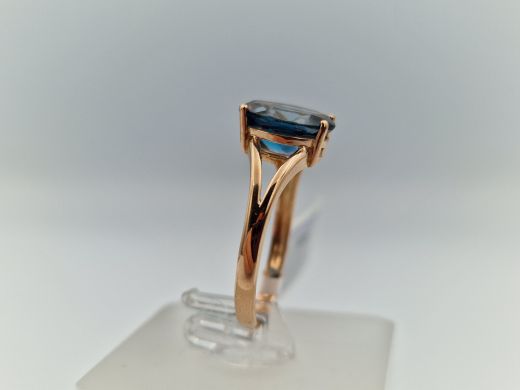 Zelta gredzens ar topāzu, 2.49 g, izm. 18