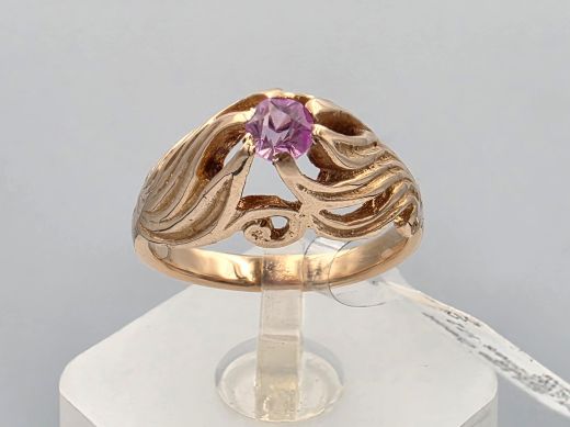 Gold ring with corundum, 5.38 g, size 17.2