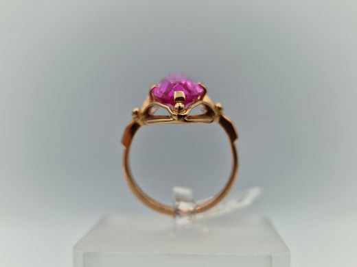 Золотое кольцо с кораллом, 4.49 г, разм. 17