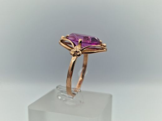 Zelta gredzens ar koraļļi, 4.88 g, izm. 20