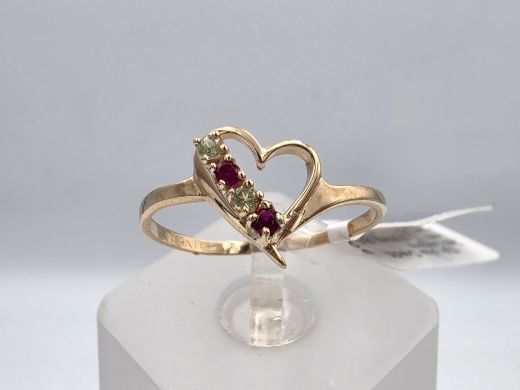 Золотое кольцо с перидотом, 1.32 г, разм. 18.5