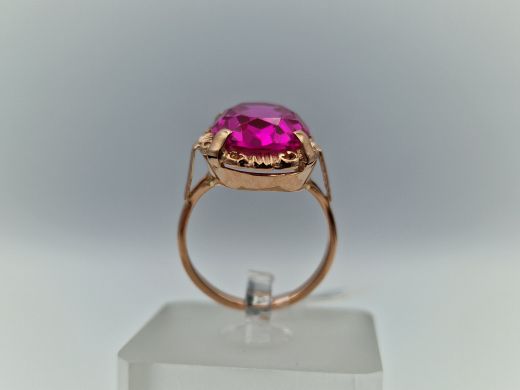 Zelta gredzens ar koraļļi, 6.47 g, izm. 18