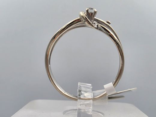 Gold ring with diamond, 1.47 g, size 15.5