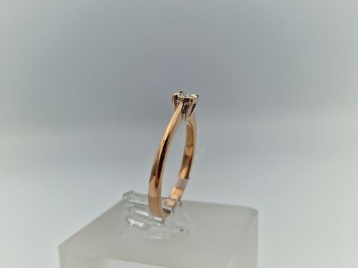 Золотое кольцо с бриллиантом, 2.45 г, разм. 17